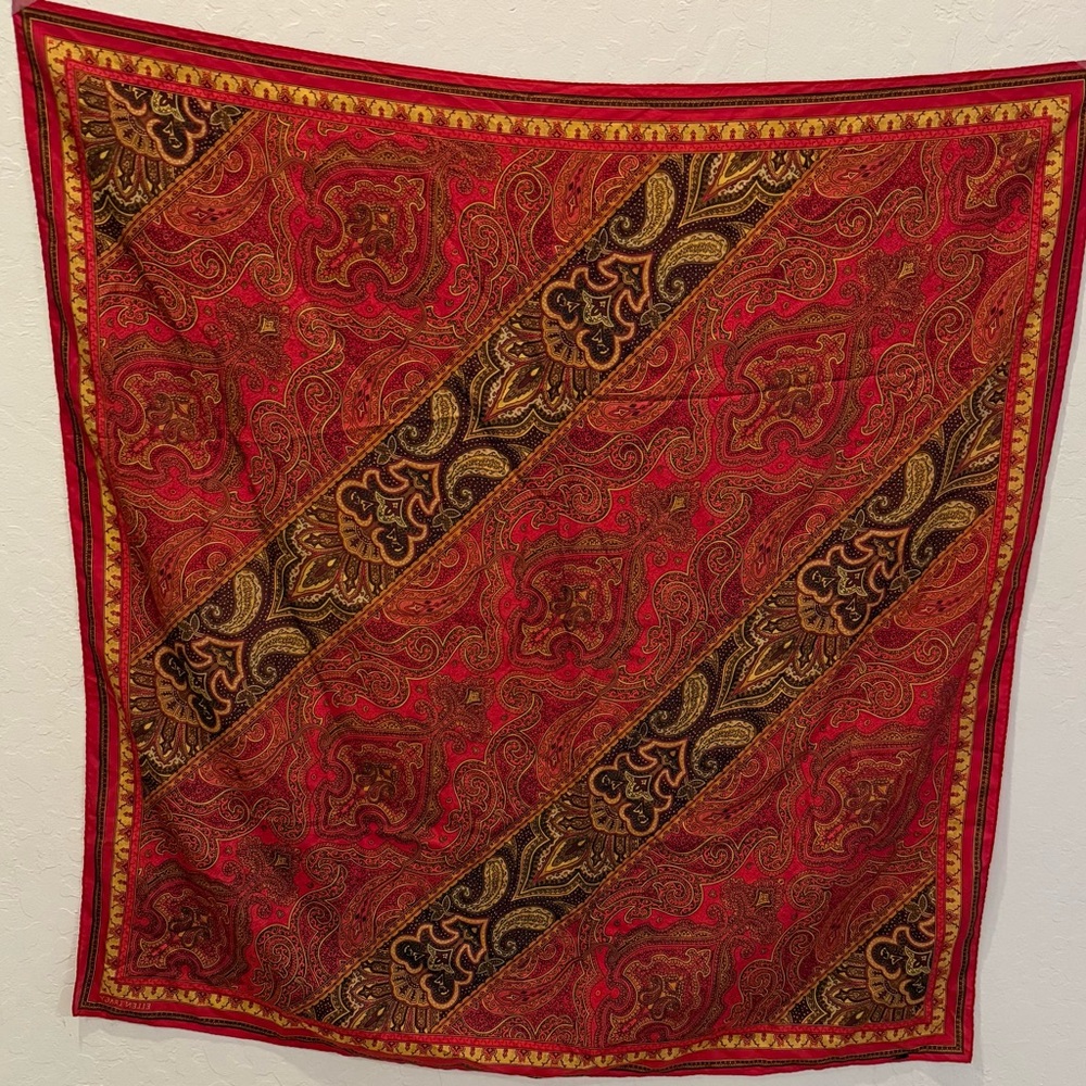 Ellen Tracy Silk Red/Burnt Orange and Gold Paisley Scarf Like New